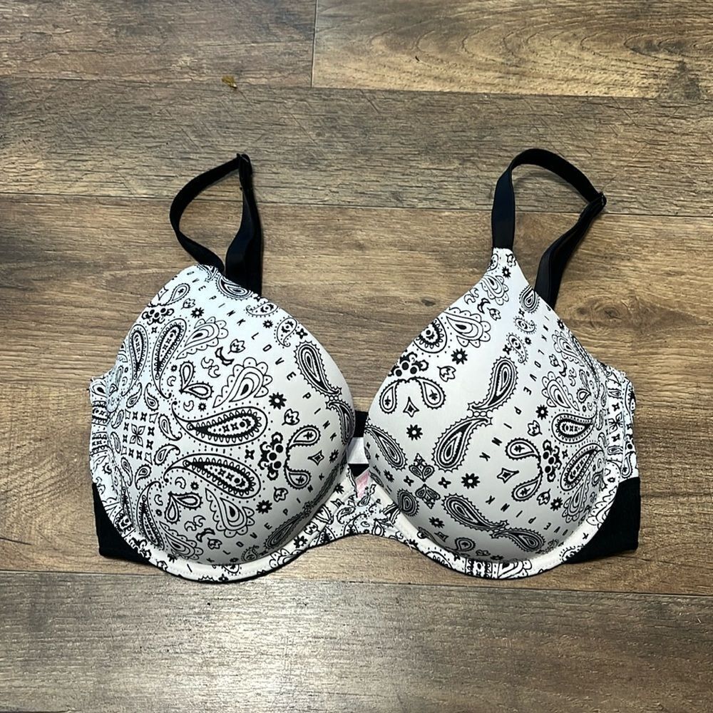 PINK wear everywhere push up bra size 32DD